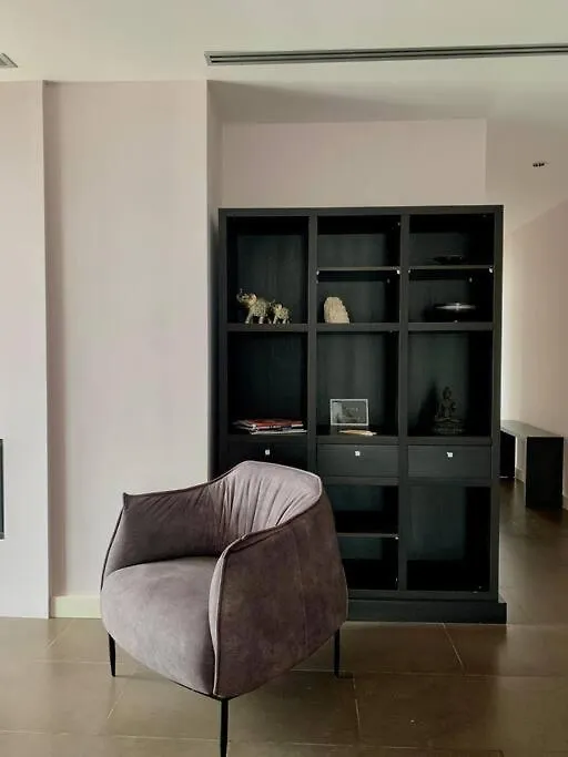 Stunning, Spacious, Beachfront Home In Vlora contacts